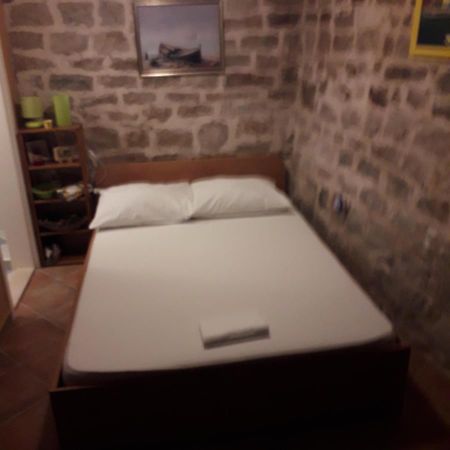 Room Ami Kaštela 外观 照片